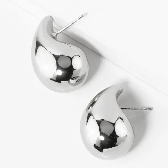 WHITE GOLD DIPPED 1 INCH 3D HOLLOW PUFFY TEARDROP STUD EARRINGS - Picture 1 of 2